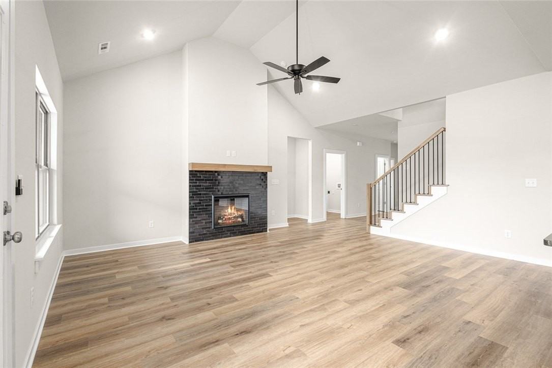 2303 N Presley St - Photo 4 of 40