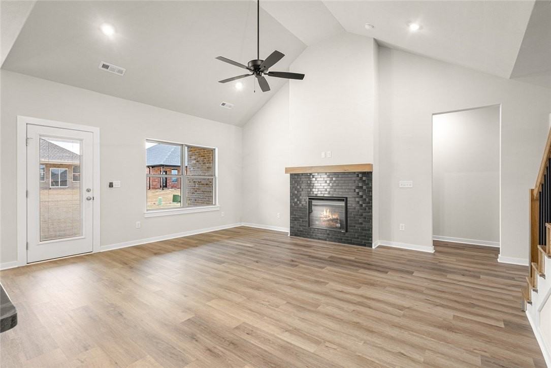 2303 N Presley St - Photo 6 of 40