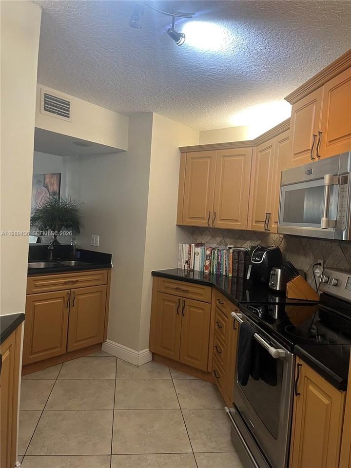 10401 West Broward Boulevard #301 - Photo 3 of 20