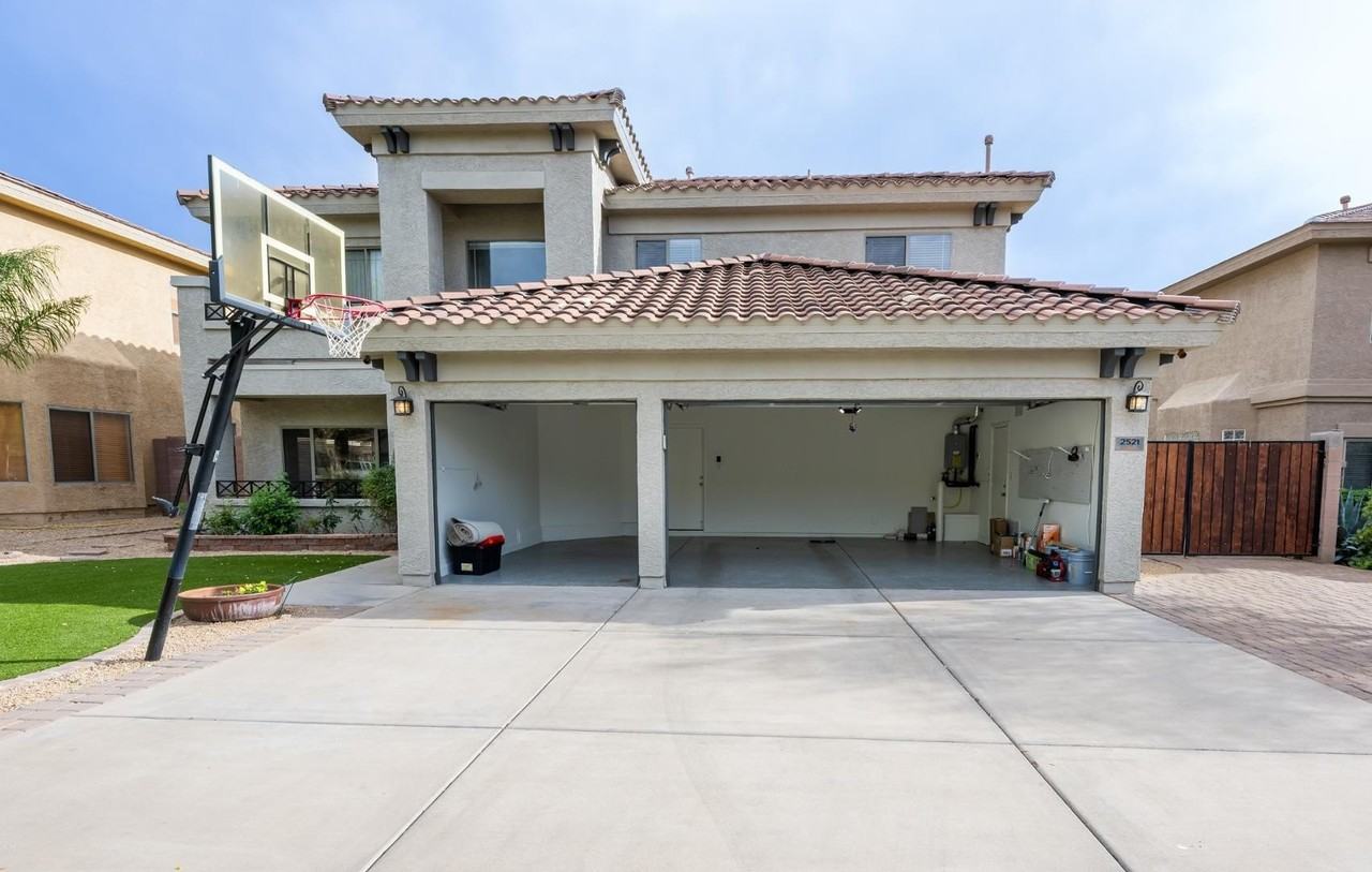 2521 W Tumbleweed Dr - Photo 2 of 28