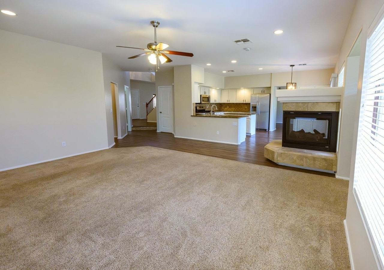 2521 W Tumbleweed Dr - Photo 4 of 28