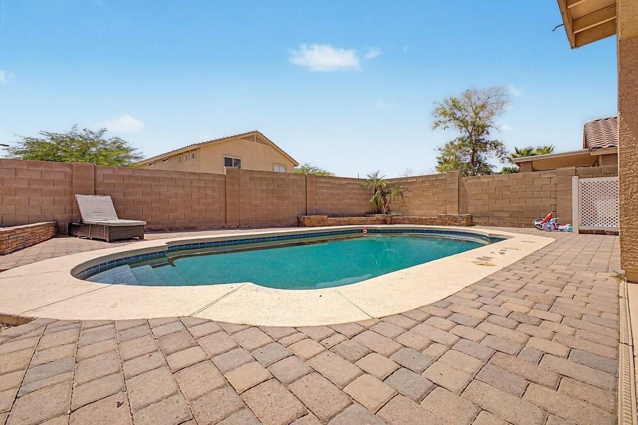 22617 W Adams Dr - Photo 3 of 50