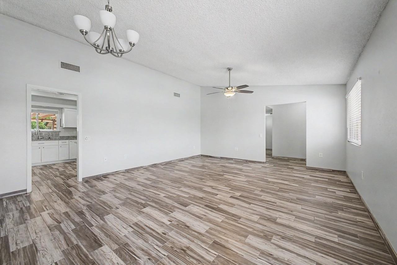 12714 W Crystal Lake Dr - Photo 7 of 26