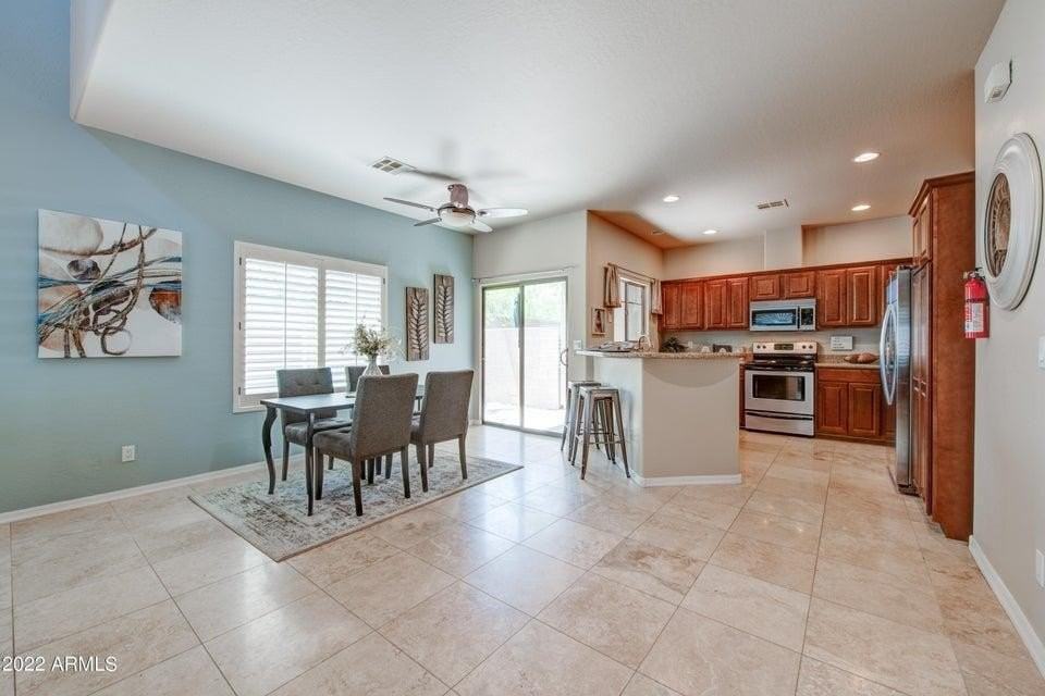 1120 S Ash Ave #1004 - Photo 4 of 30