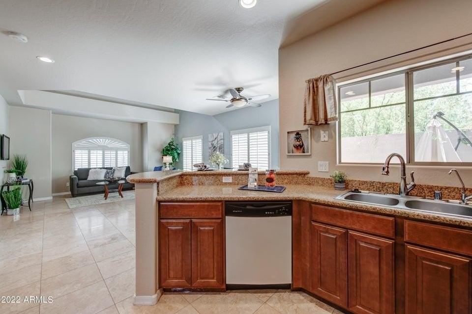 1120 S Ash Ave #1004 - Photo 6 of 30
