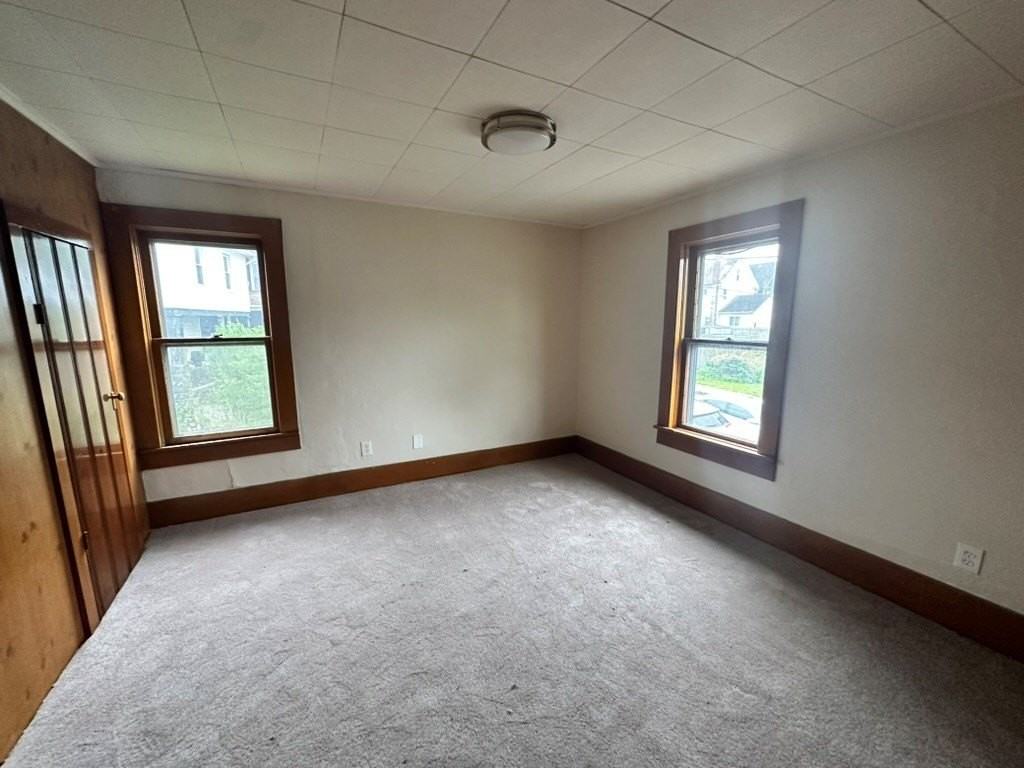 306 Plummer St - Photo 5 of 5