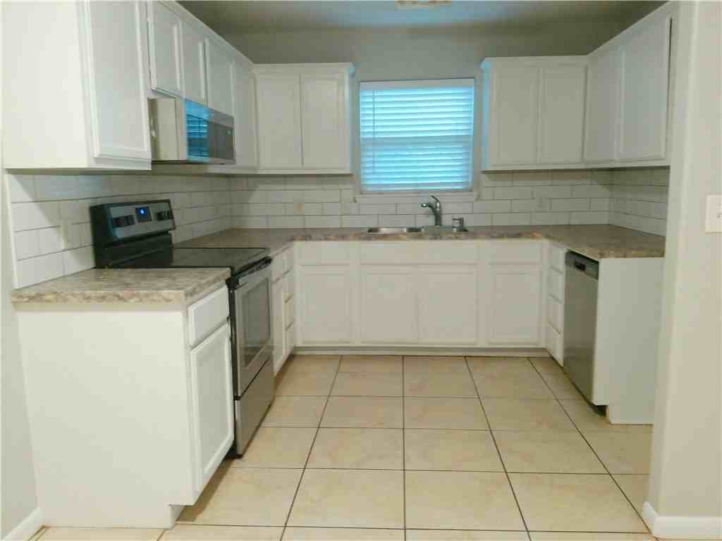 1942 Sunnycrest St - Photo 5 of 19