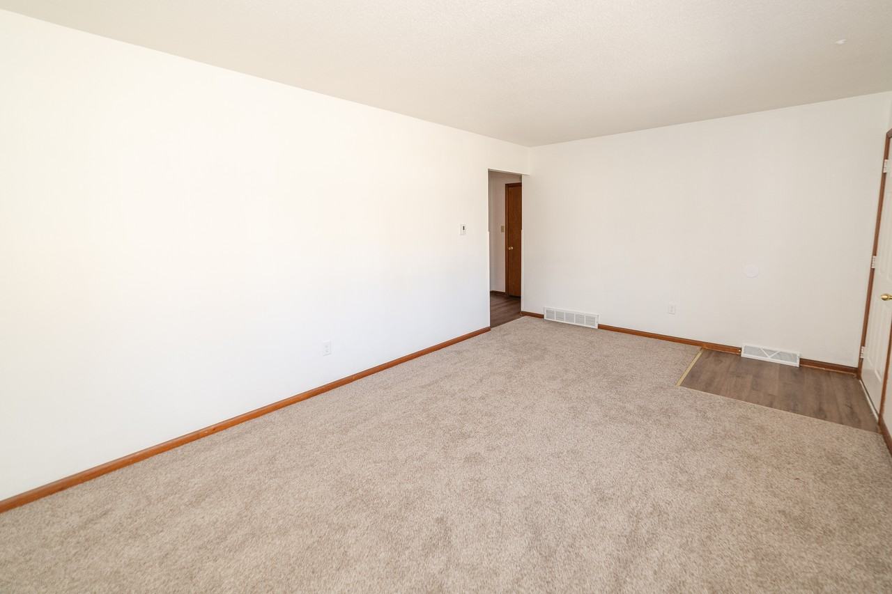425 E Watrous Ave #NA - Photo 5 of 19