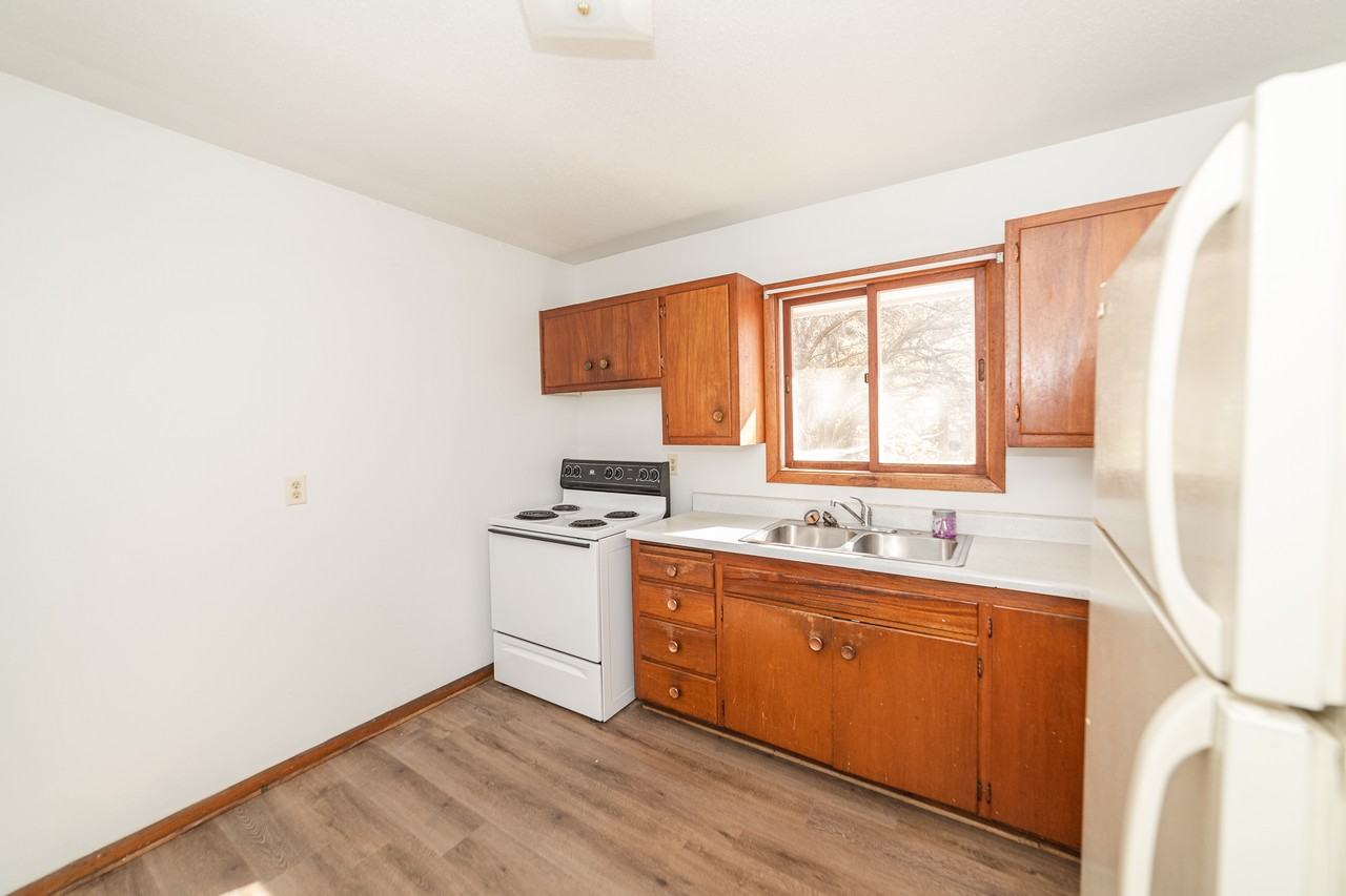 425 E Watrous Ave #NA - Photo 7 of 19