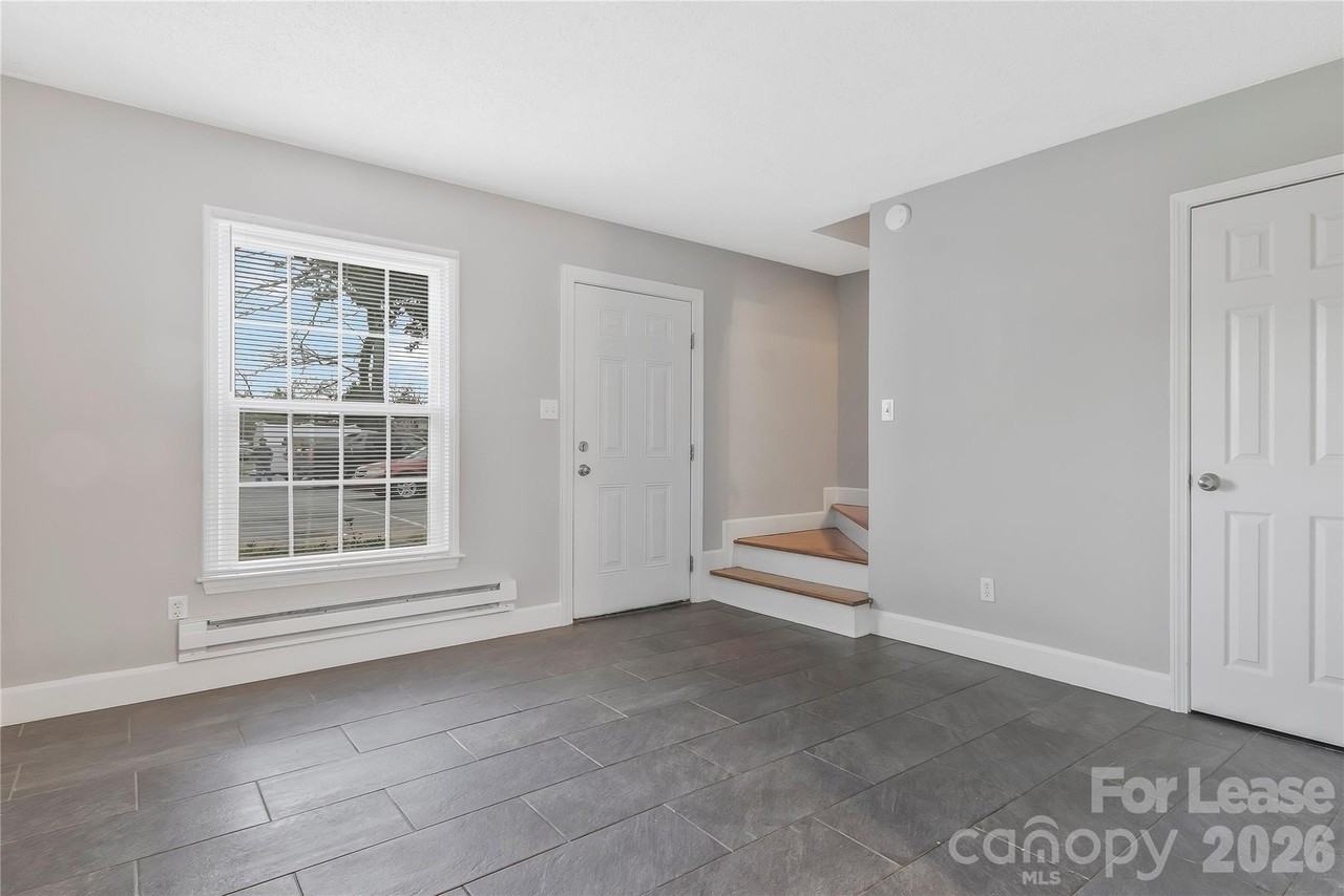 321 S Gardner Ave #2 - Photo 4 of 23