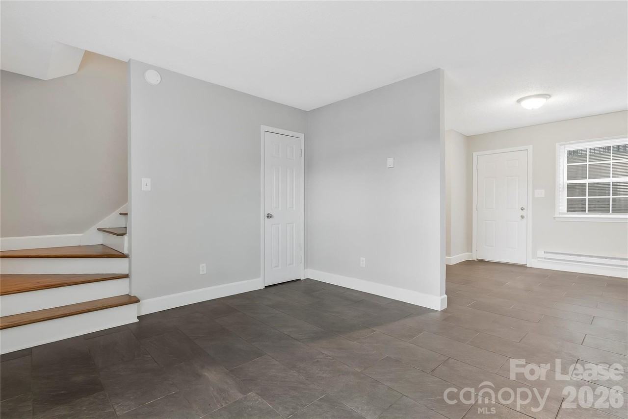 321 S Gardner Ave #2 - Photo 5 of 23