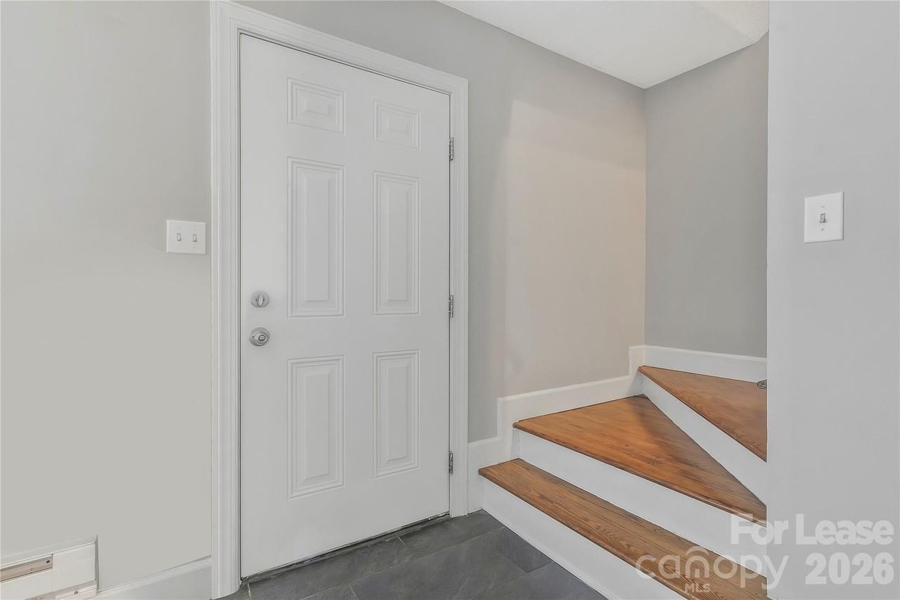 321 S Gardner Ave #2 - Photo 6 of 23