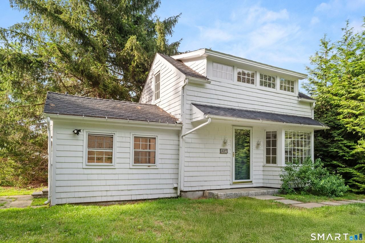527 Danbury Rd - Photo 2 of 32