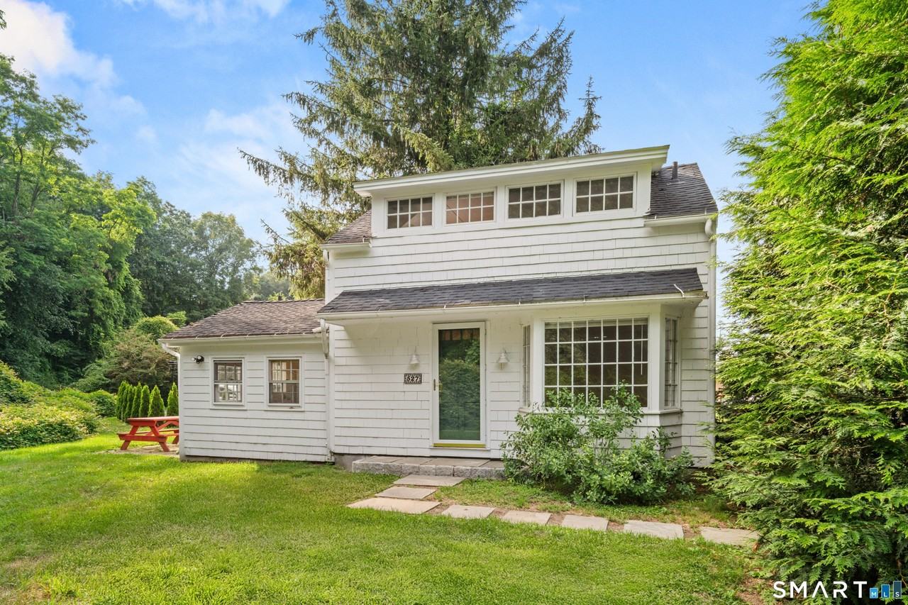 527 Danbury Rd - Photo 3 of 32