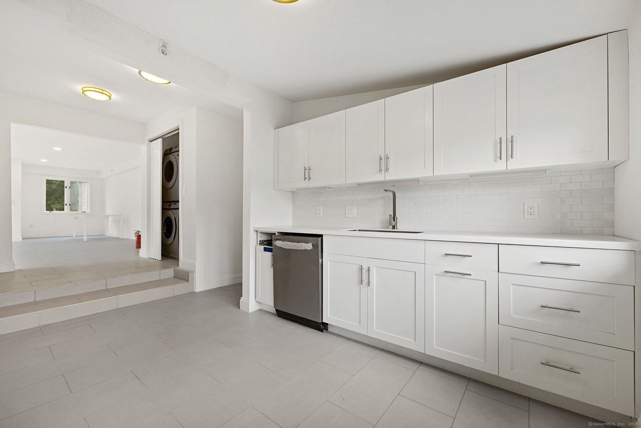 529 Danbury Rd #C - Photo 2 of 21