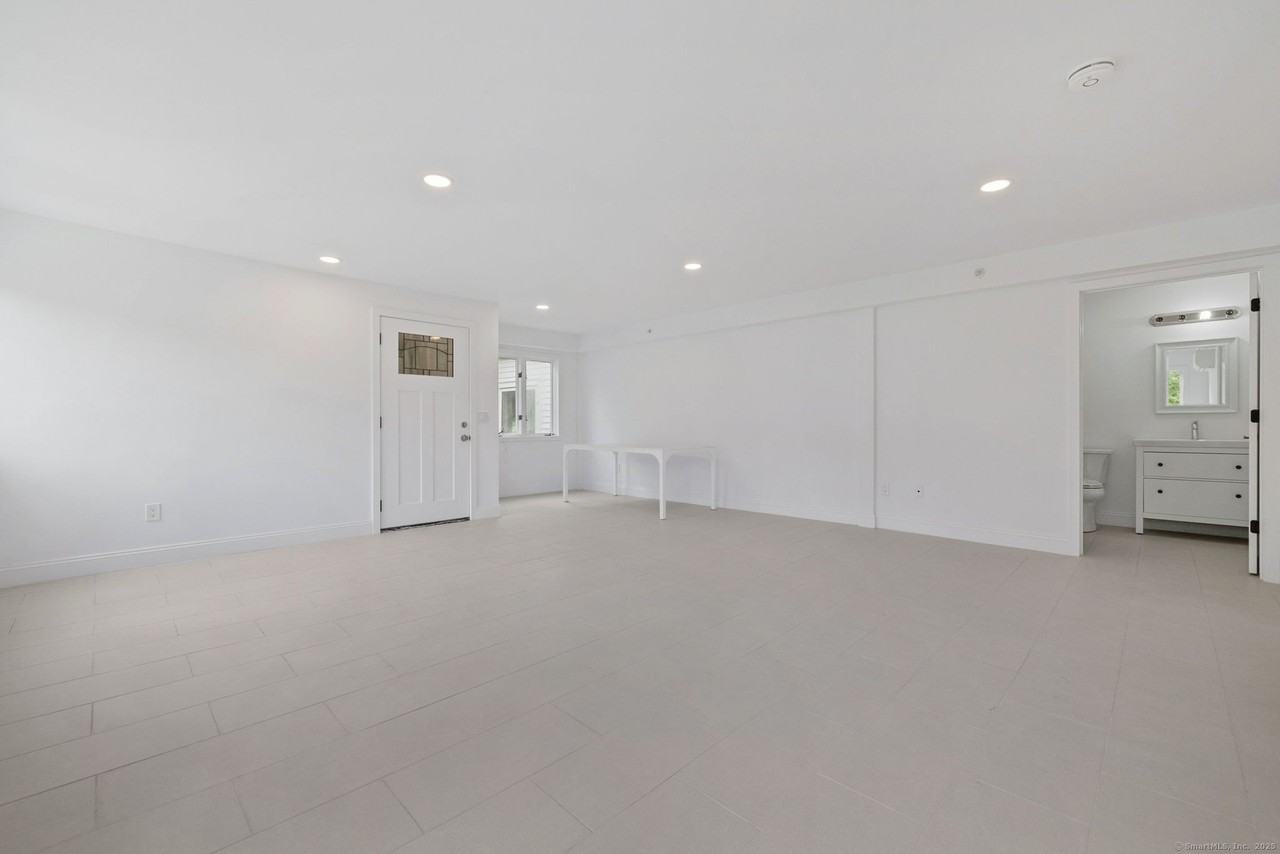 529 Danbury Rd #C - Photo 7 of 21