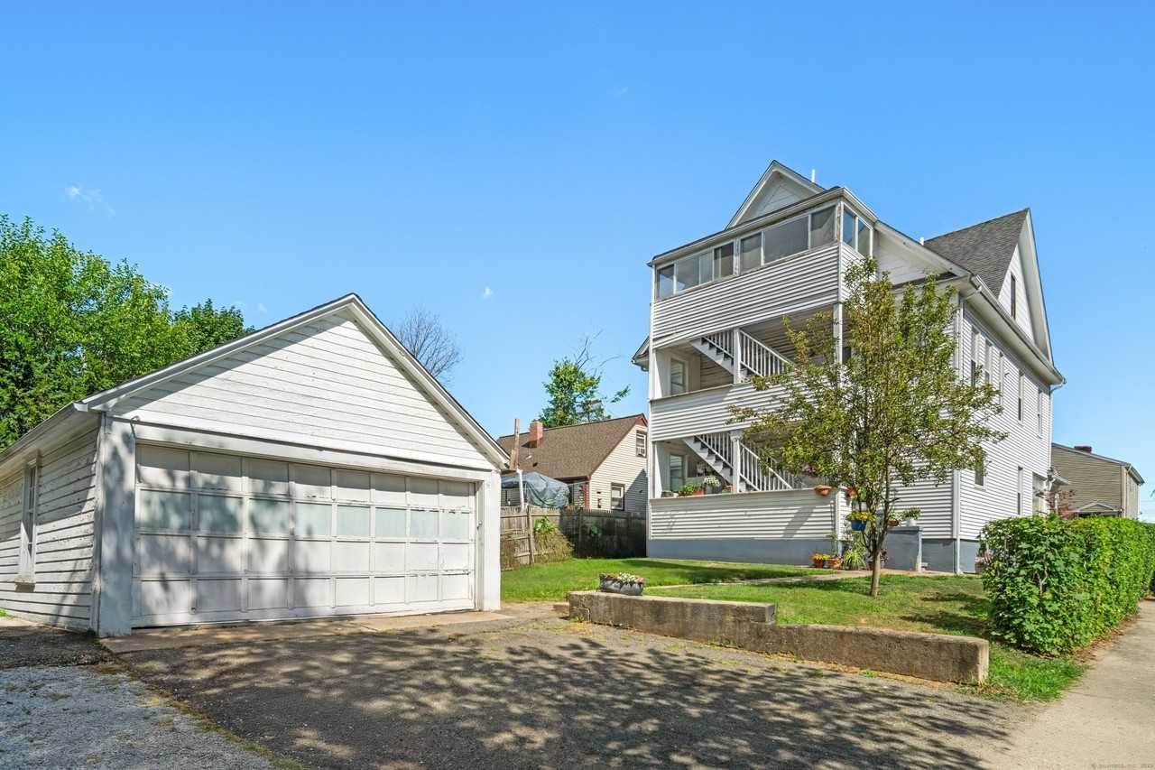 314 Suburban Ave #3rdFL - Photo 4 of 32