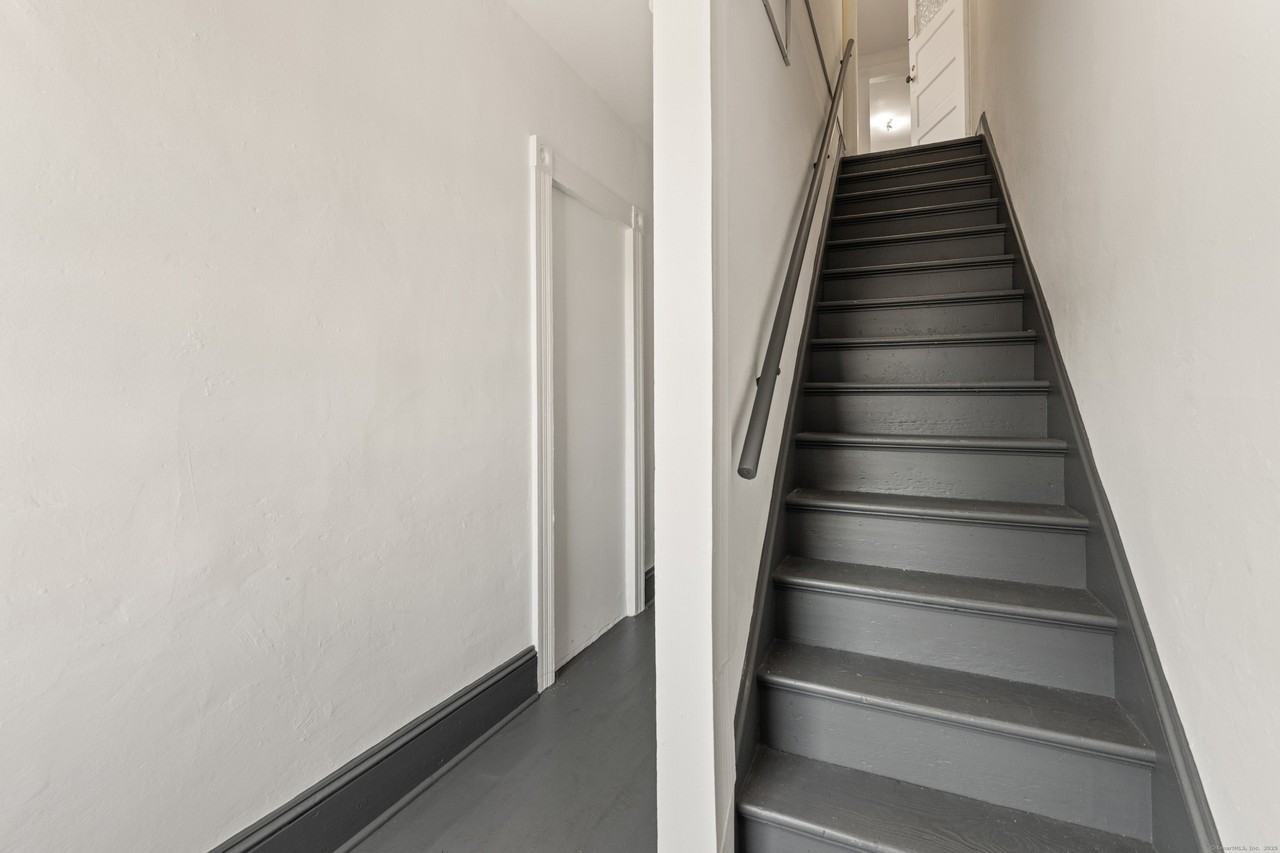 314 Suburban Ave #3rdFL - Photo 6 of 32