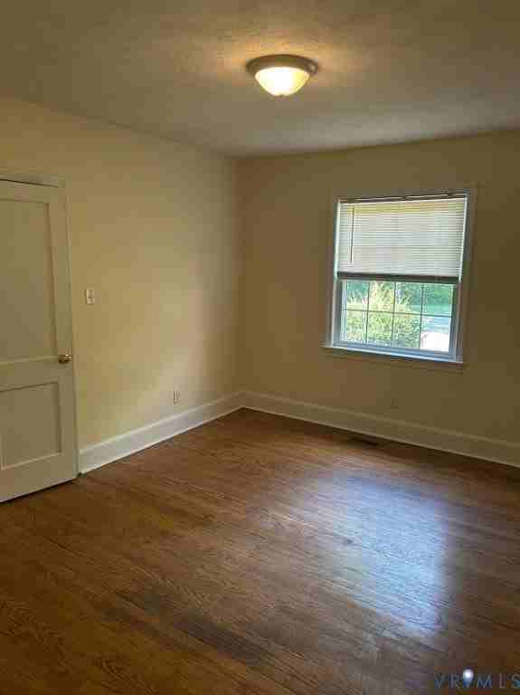 311 5th St - Photo 4 of 6