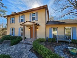 featured image of 885 Melody Ln