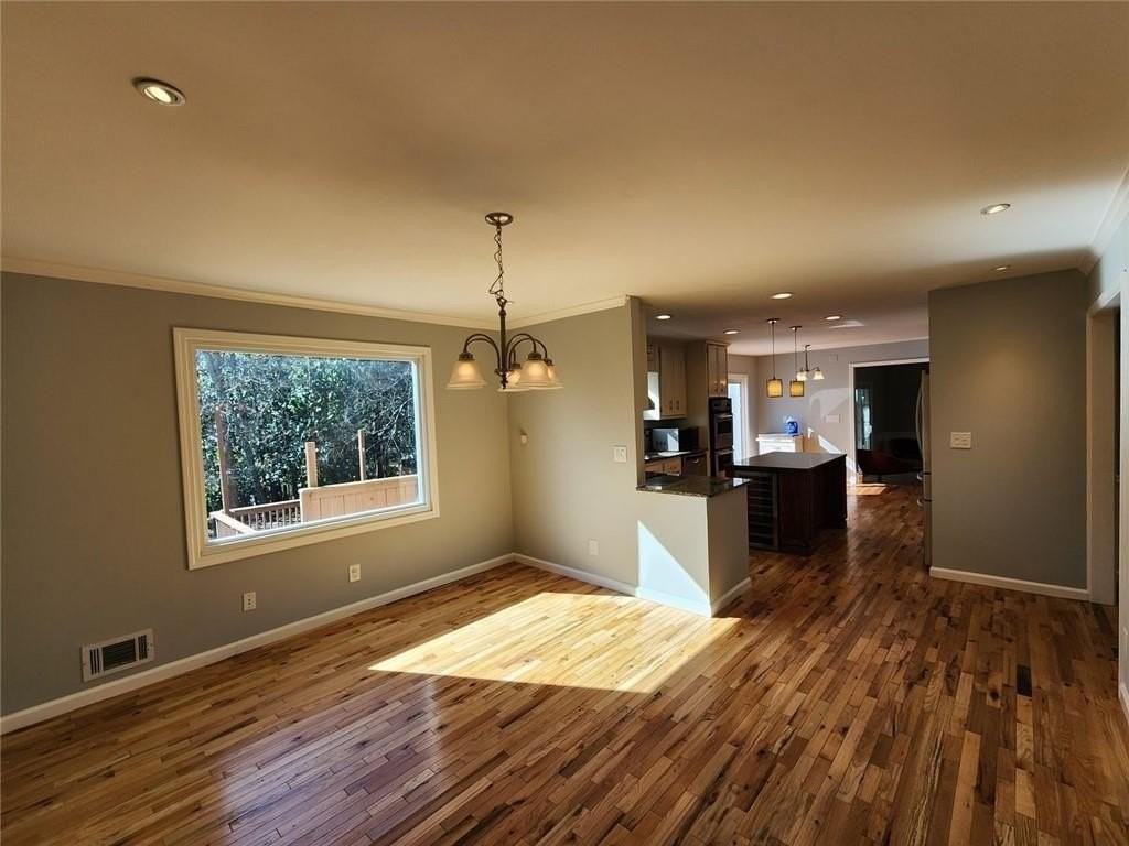885 Melody Ln - Photo 5 of 33