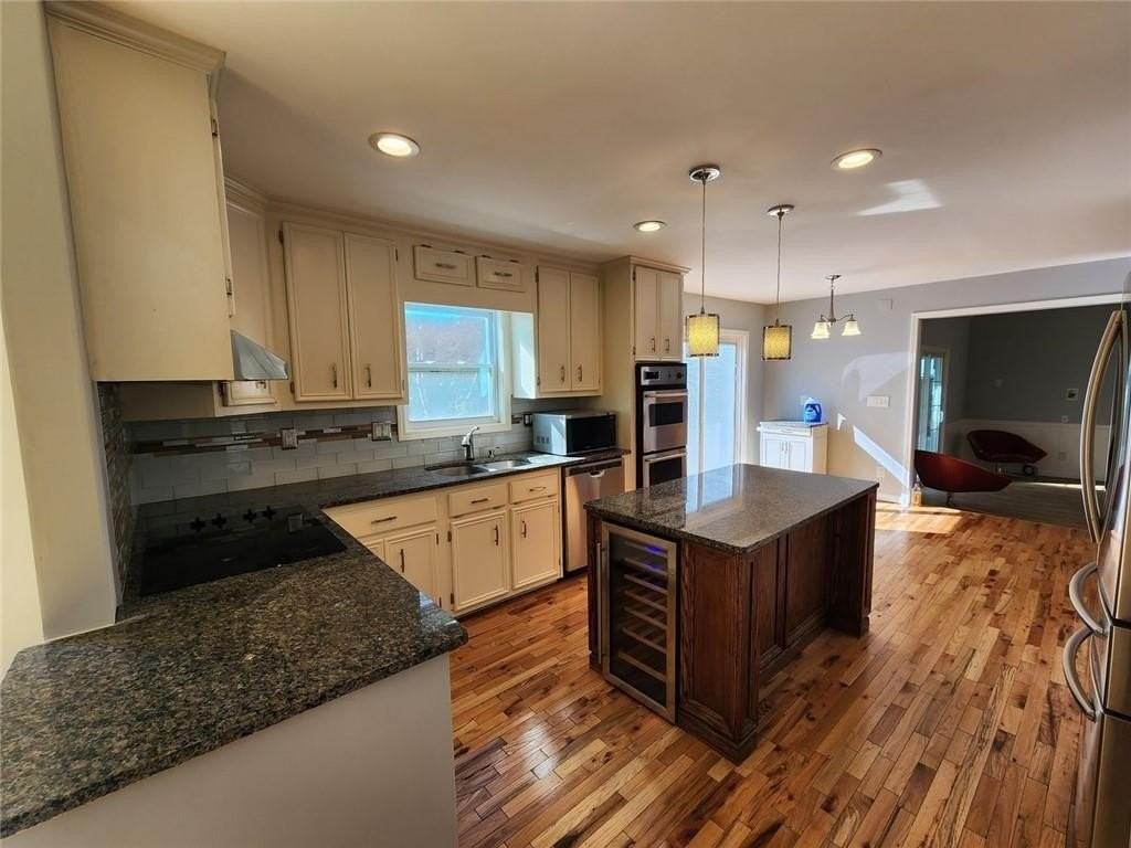 885 Melody Ln - Photo 6 of 33