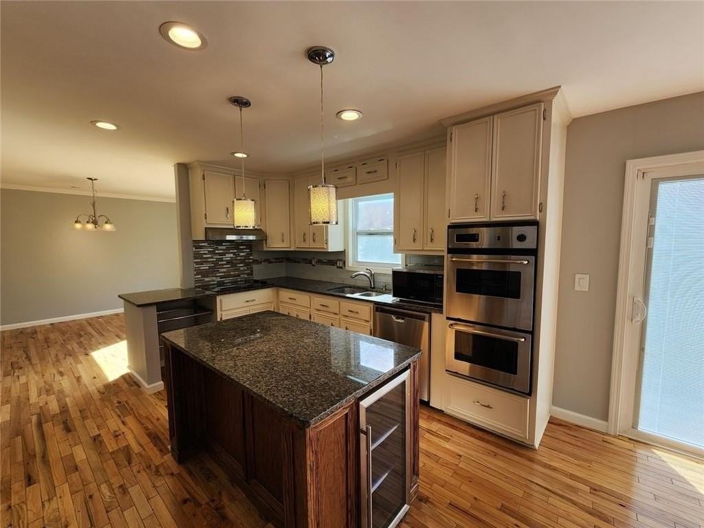 885 Melody Ln - Photo 7 of 33