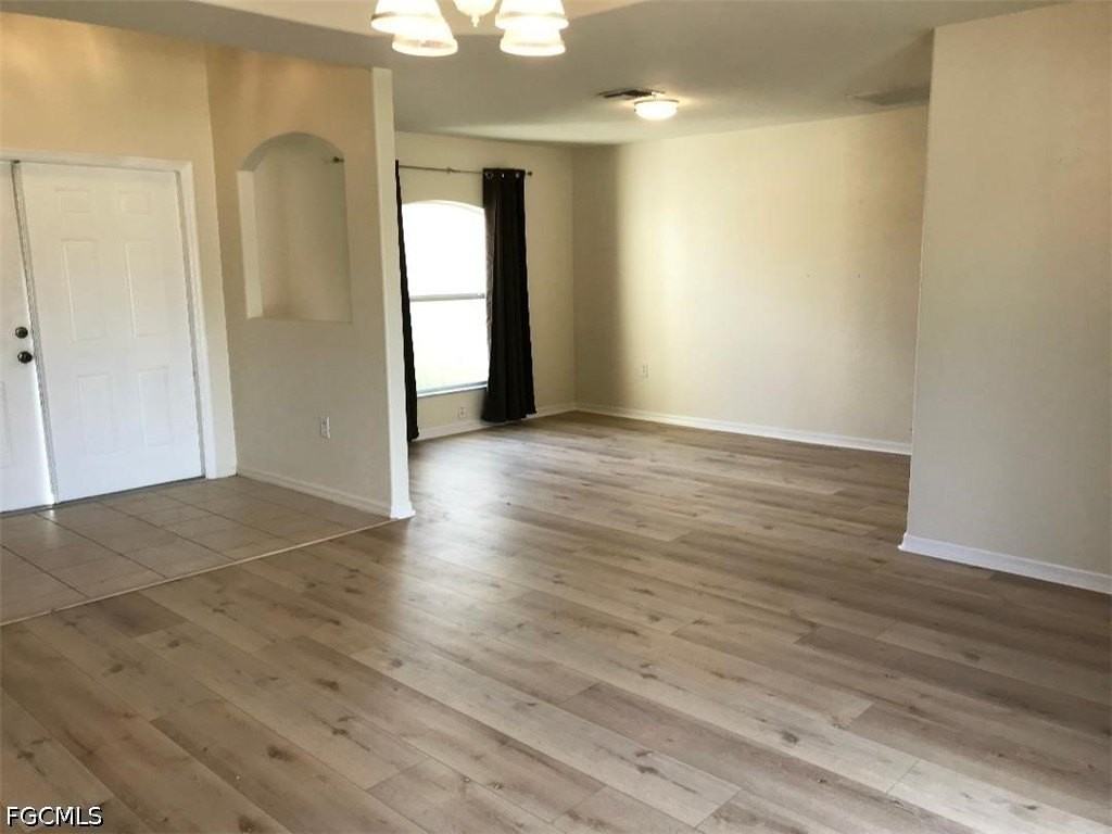 2323 Ne 26th St - Photo 3 of 17