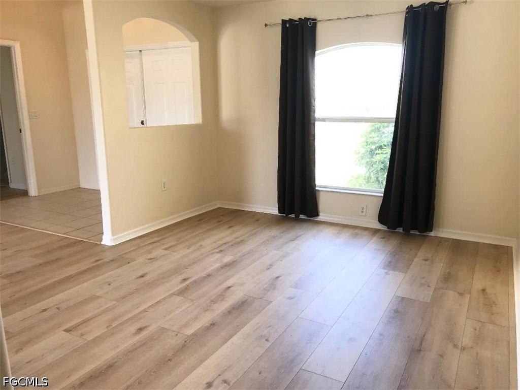 2323 Ne 26th St - Photo 5 of 17