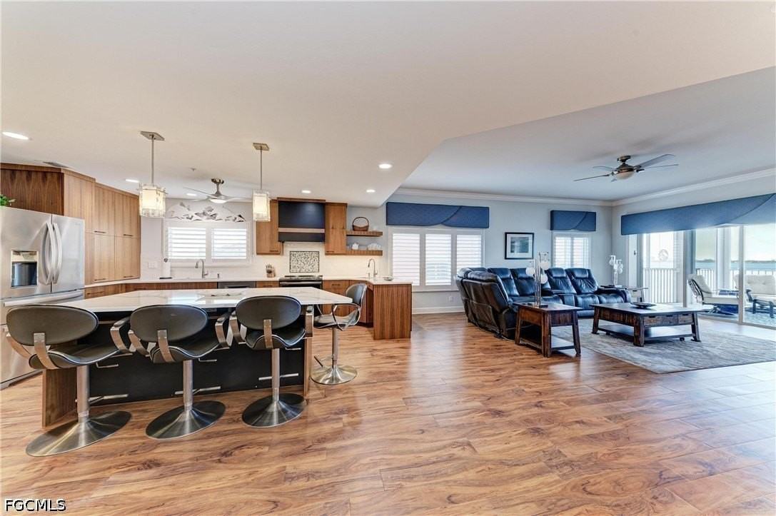 14813 Laguna Dr #401 - Photo 7 of 50