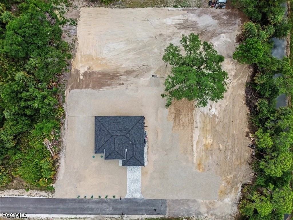 402 Thompson Ave - Photo 2 of 29