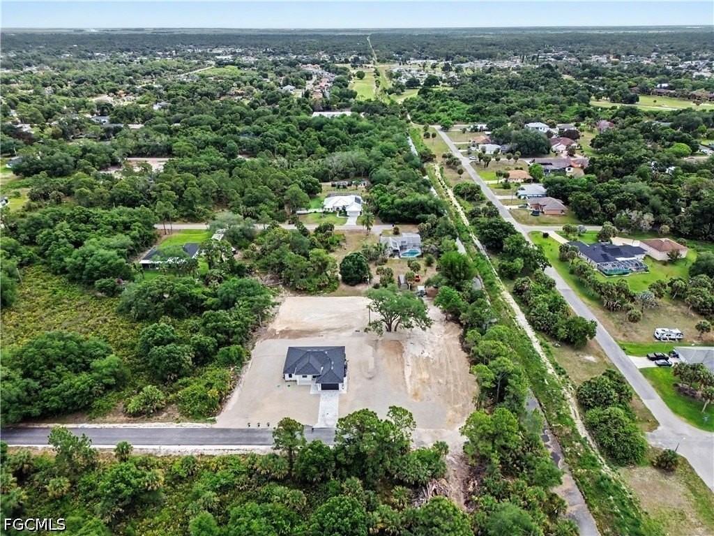 402 Thompson Ave - Photo 3 of 29