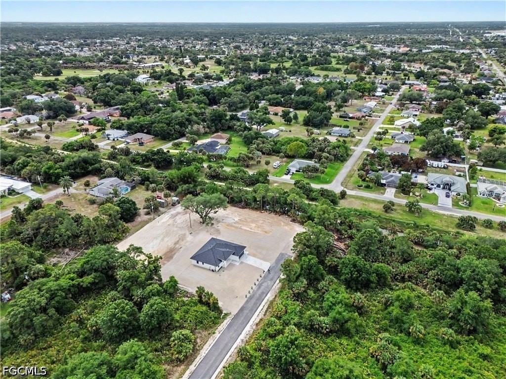 402 Thompson Ave - Photo 4 of 29