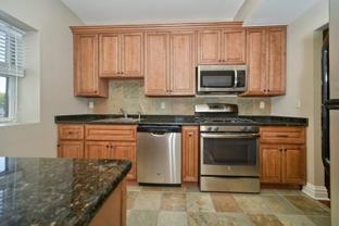 28 W Main St #2D - Photo 1 of 1