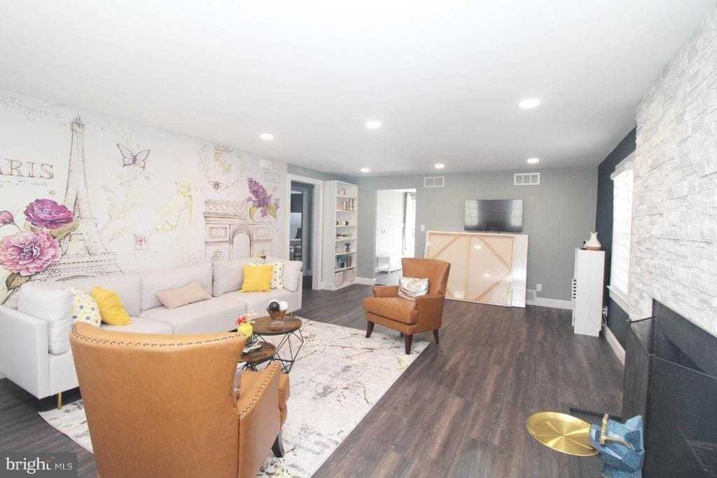 118 Washington Rd - Photo 3 of 14
