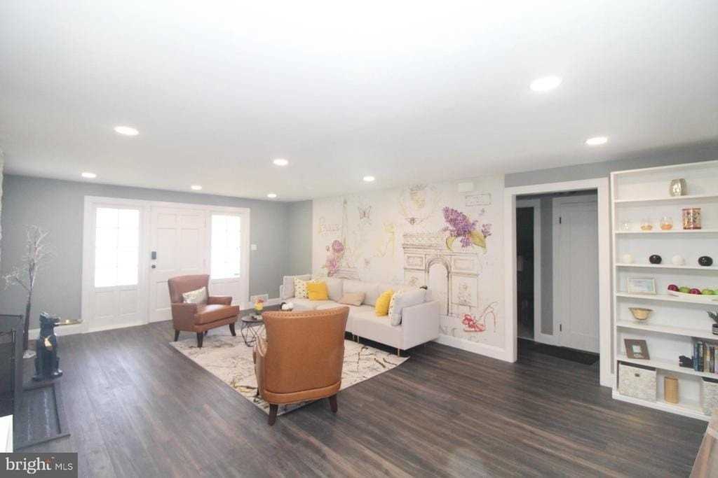 118 Washington Rd - Photo 4 of 14