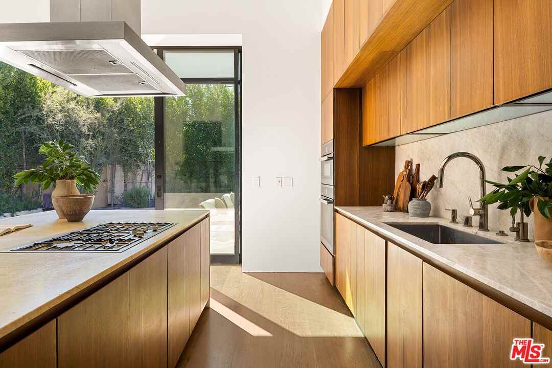 8732 Rangely Ave - Photo 7 of 8