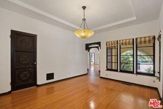10762 Wellworth Ave - Photo 3 of 8