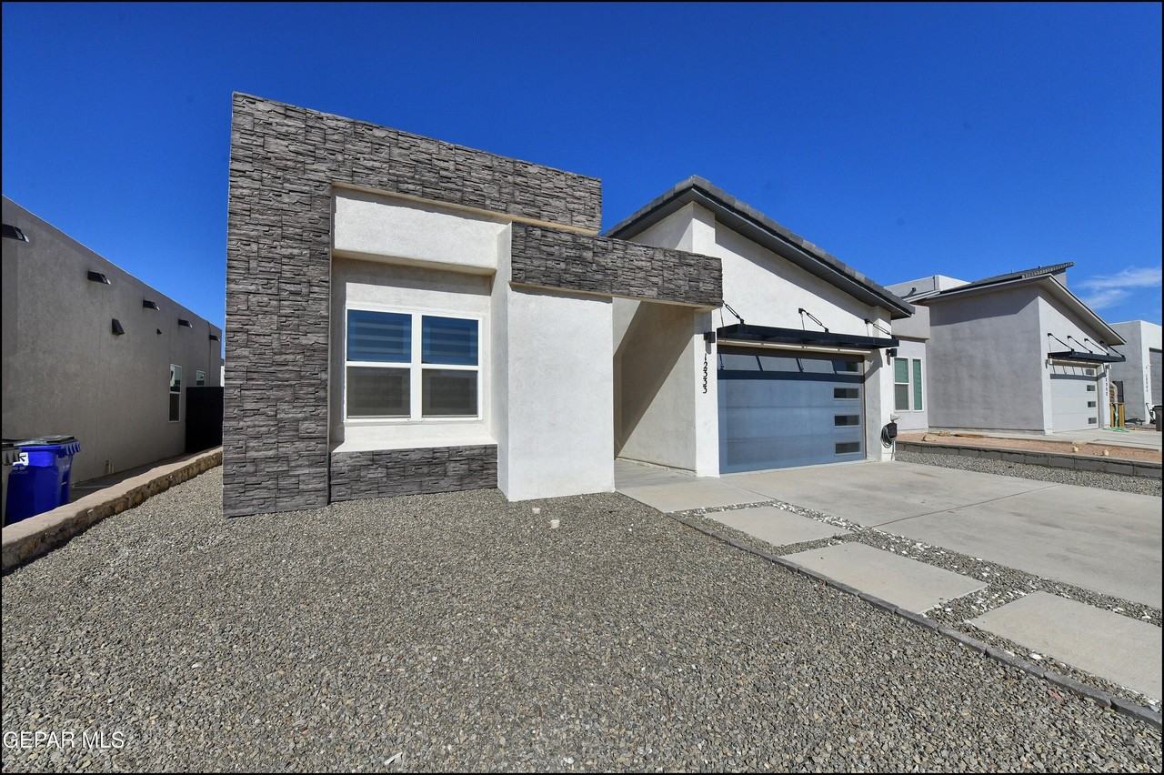 12333 Desert Wolf Ave - Photo 2 of 48