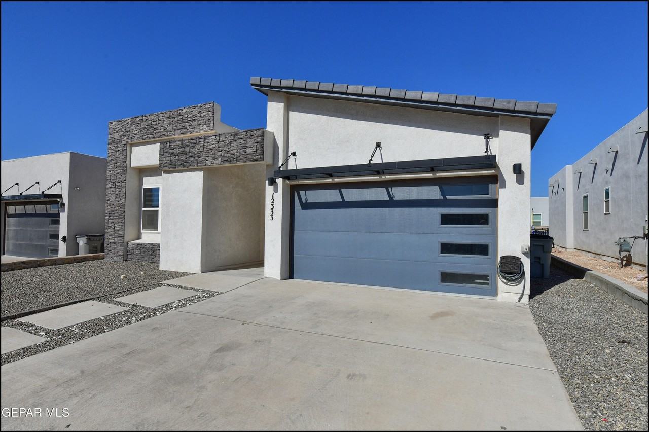 12333 Desert Wolf Ave - Photo 4 of 48