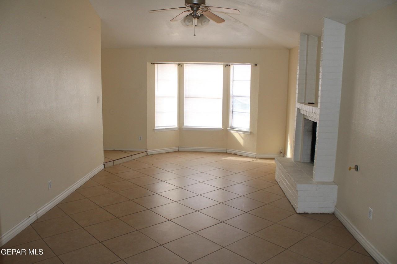 5947 Deer Ave - Photo 4 of 19