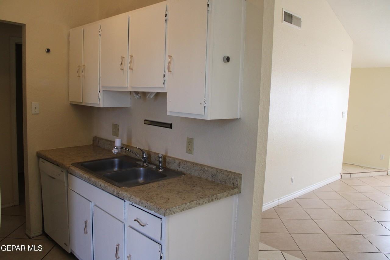 5947 Deer Ave - Photo 5 of 19