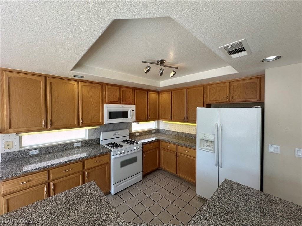 8669 Raindrop Canyon Ave - Photo 5 of 30