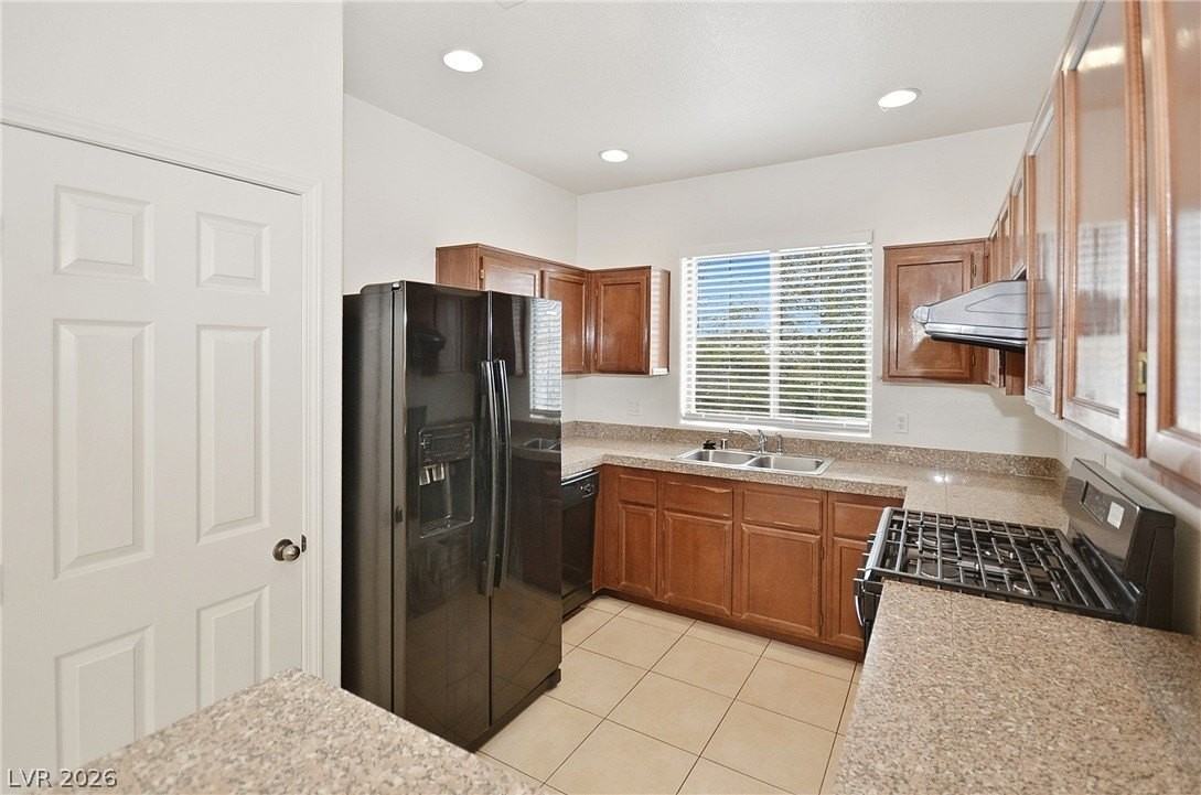 4218 Sugar Dr - Photo 2 of 31