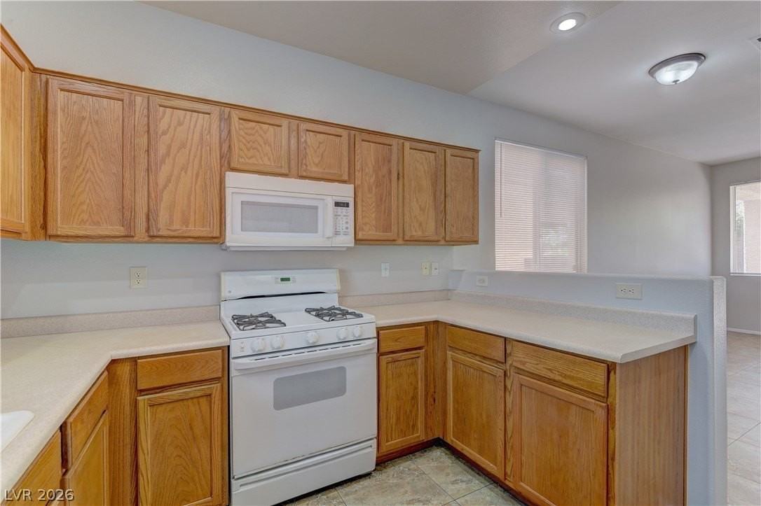 10753 Pipers Cove Ln - Photo 6 of 22