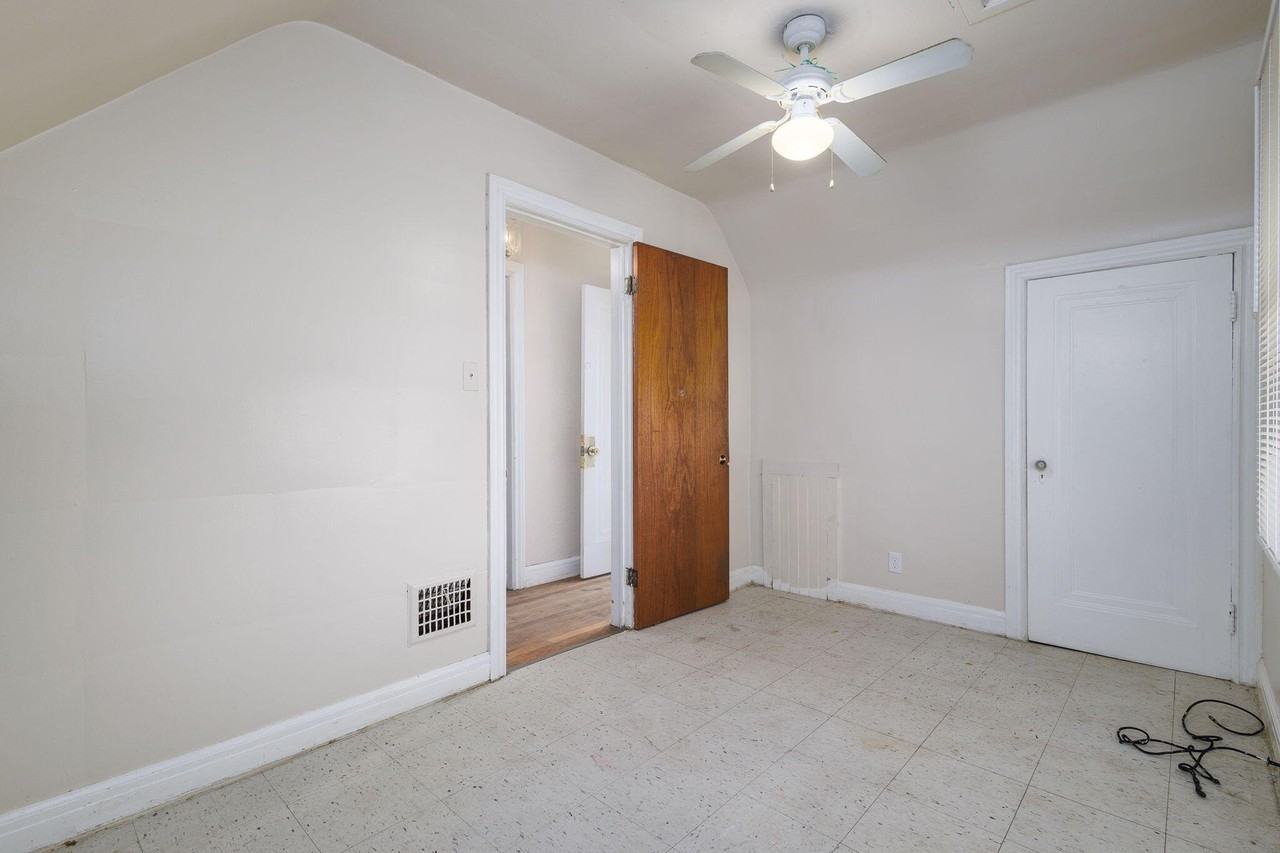 13067 Wade St - Photo 5 of 25
