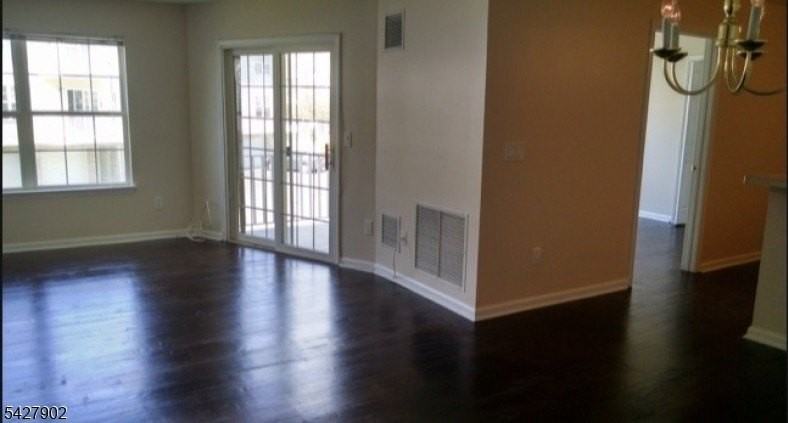 37 Parkside Ct - Photo 2 of 5