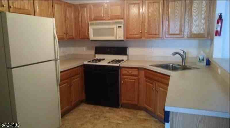 37 Parkside Ct - Photo 3 of 5