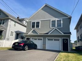 featured image of 219 2nd Ave #A