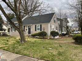 featured image of 8-10 Mason Pl